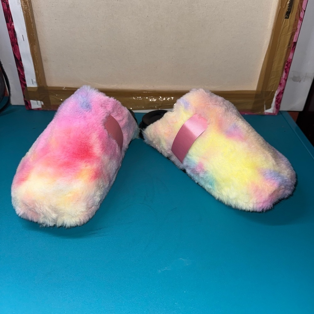 H2K Women's Colorful Furry Slippers - Picture 3 of 7
